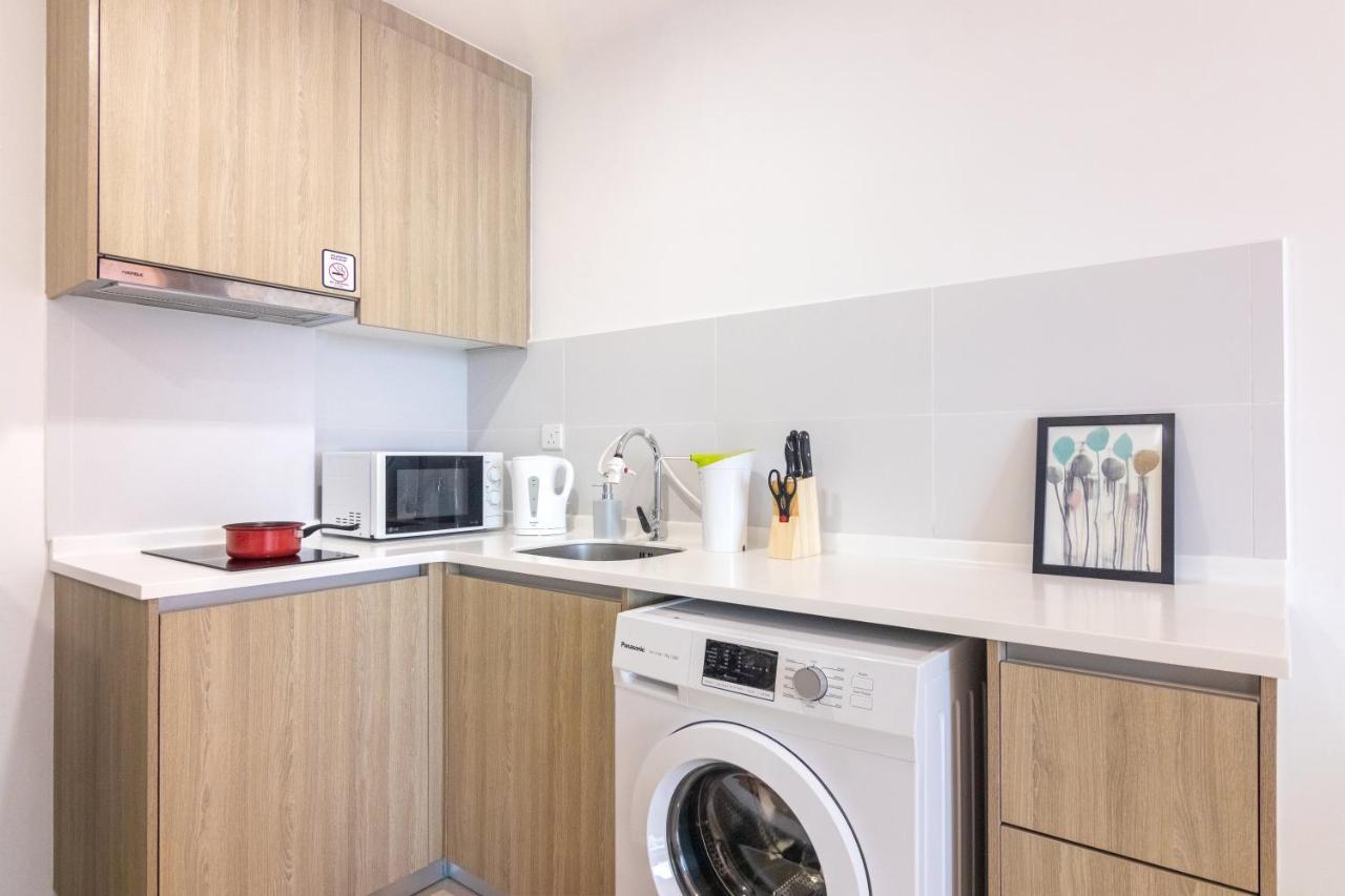Tropicana 218 X Airlevate Suites Джордж Таун Екстериор снимка