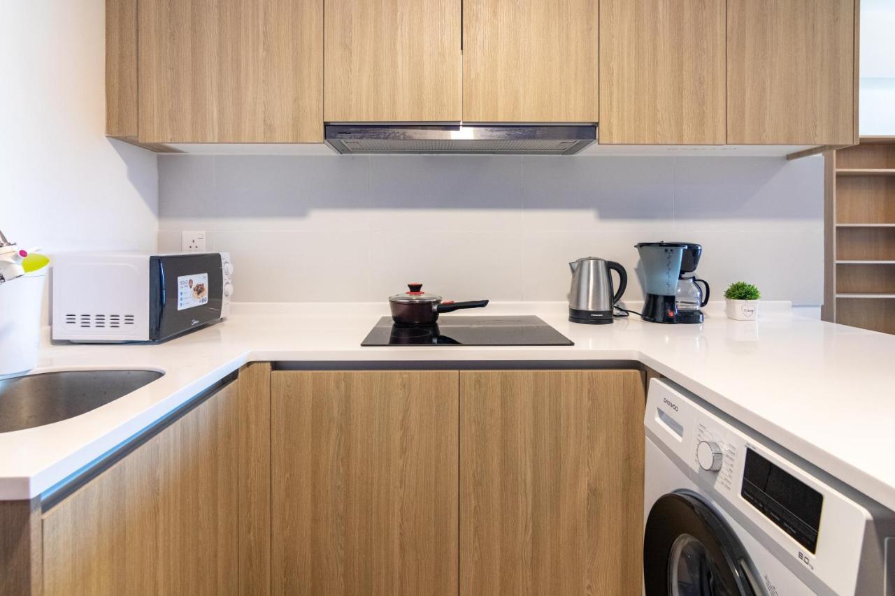 Tropicana 218 X Airlevate Suites Джордж Таун Екстериор снимка